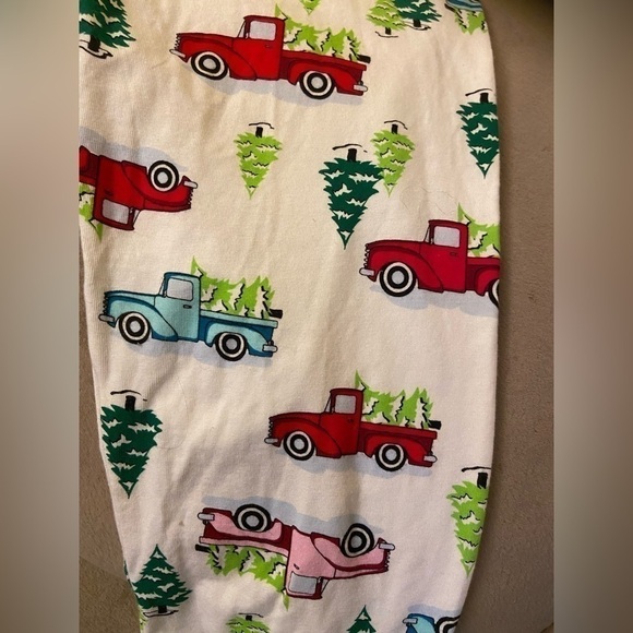 3 for $15 💜 𝅺juniors size XS Red Truck Christmas Leggings - Picture 1 of 3